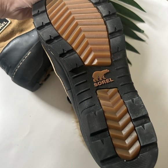 Sorel Tivoli III winter boot tan and brown size 6 - Picture 3 of 5